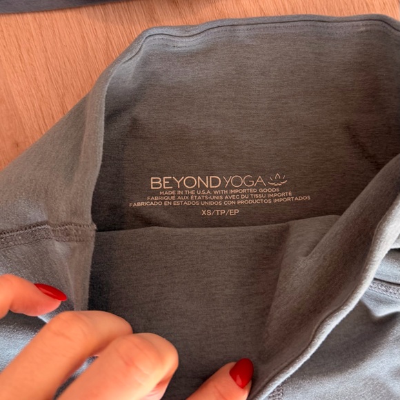 Beyond yoga Set - Picture 2 of 3